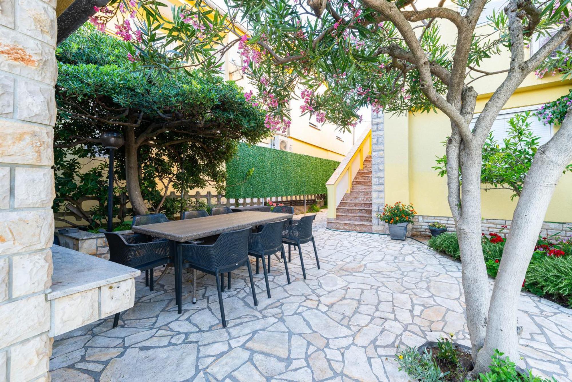 Apartment House Inga Vir Exterior foto